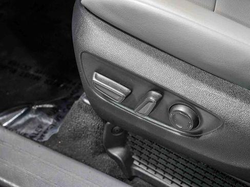 Certified 2024 Toyota Sienna XLE FWD image 24