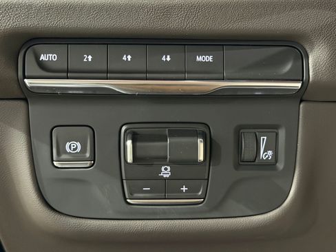 New 2026 Cadillac Escalade Luxury AWD/4WD image 18
