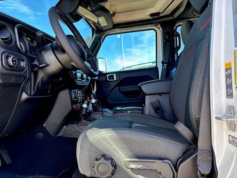 New 2026 Jeep Gladiator Rubicon w/ Safety Group image 9