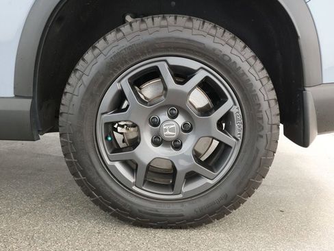 Used 2025 Honda Pilot TrailSport image 7