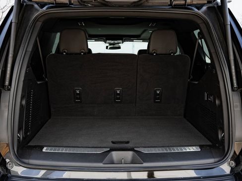 Used 2025 Chevrolet Suburban Z71 w/ Comfort Package image 22