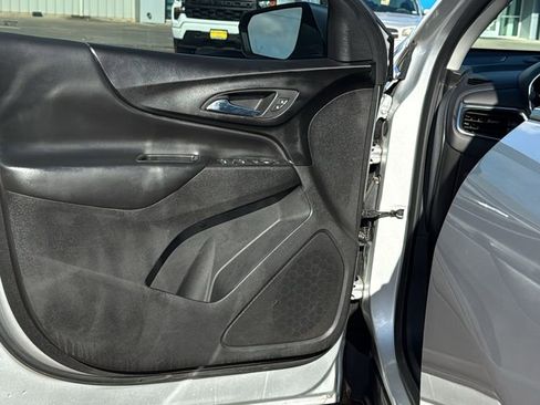 Used 2022 Chevrolet Equinox LT image 9