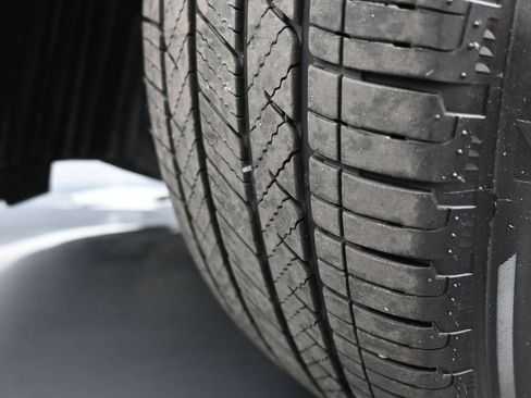 Used 2025 Honda Pilot Elite image 17