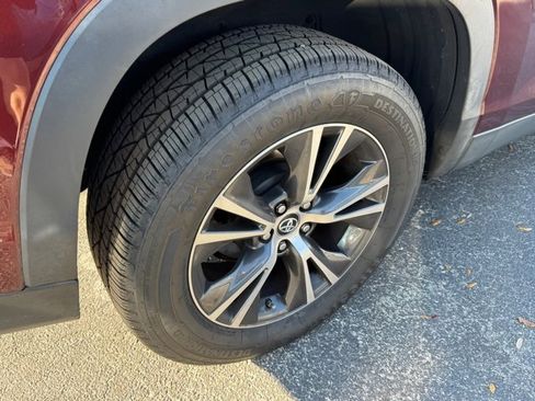 Used 2019 Toyota Highlander LE image 7