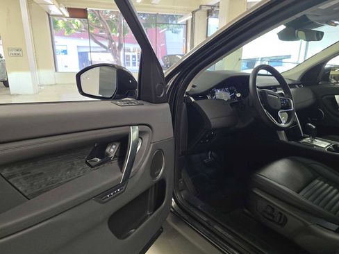 Used 2023 Land Rover Discovery Sport SE image 20