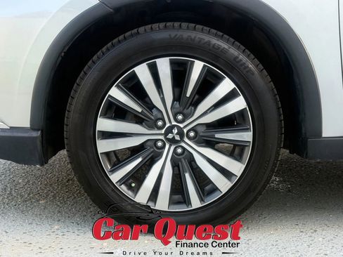 Used 2019 Mitsubishi Outlander SEL AWD/4WD image 25