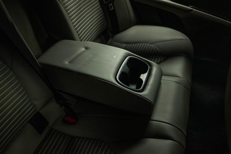 Used 2024 Toyota Camry SE FWD image 12
