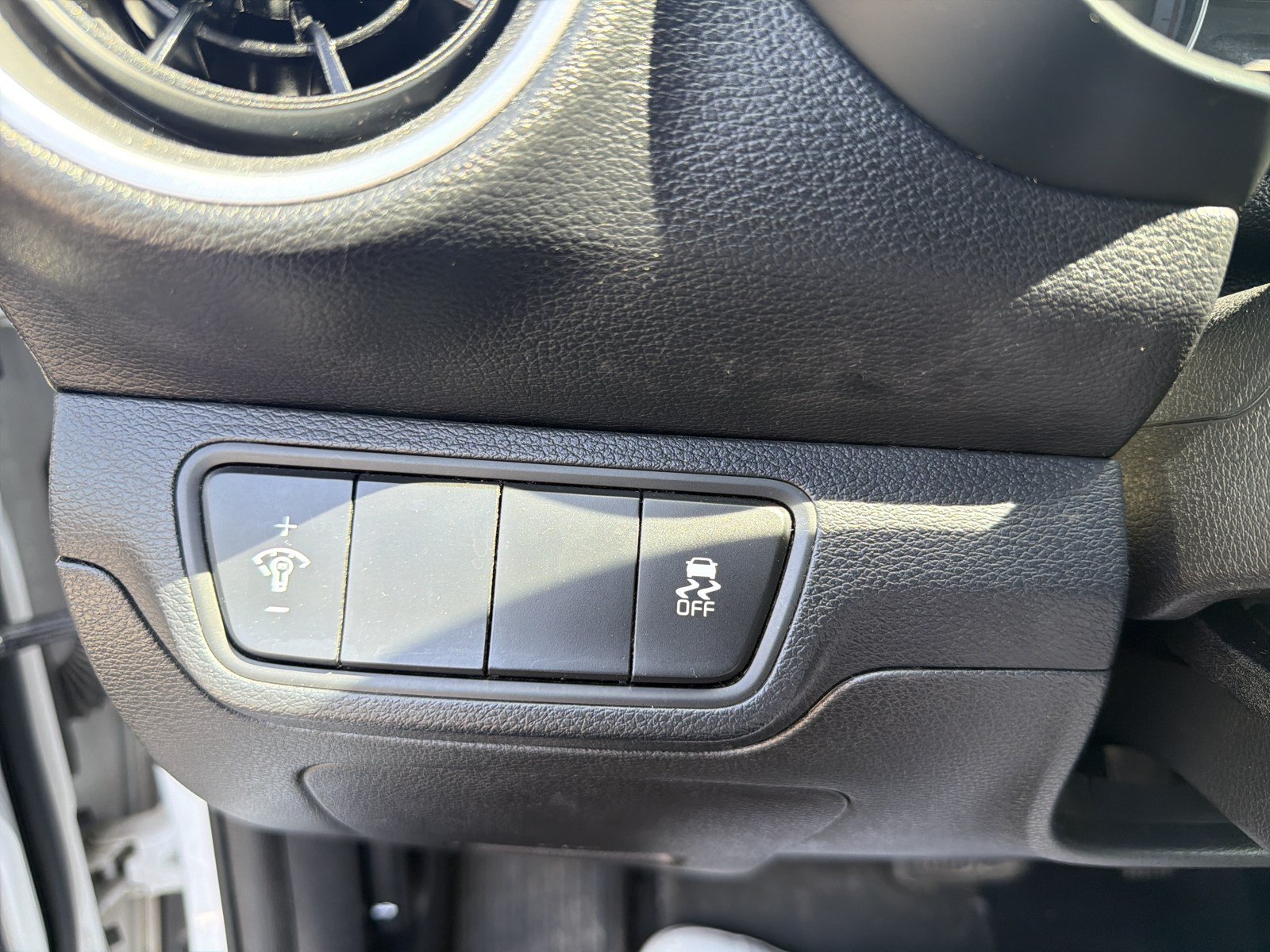 Used 2022 Kia Forte Sedan FWD image 16