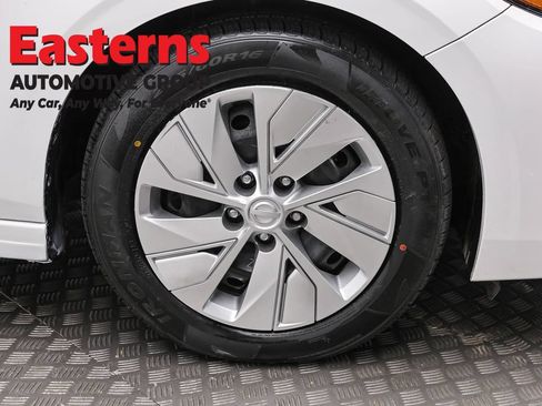Used 2024 Nissan Sentra S FWD image 30