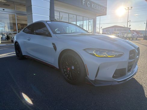 Used 2023 BMW M4 CSL image 3
