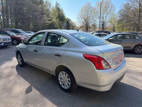Used 2019 Nissan Versa S image 3