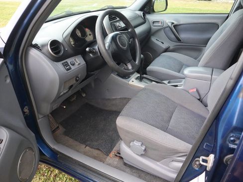 Used 2003 Toyota RAV4 4WD image 22