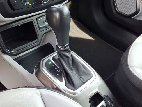 Used 2020 Jeep Renegade Limited w/ Safety and Security Group FWD image 20