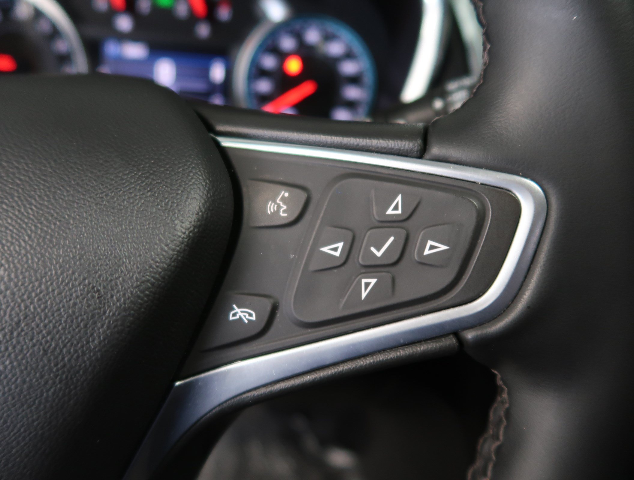 Used 2023 Chevrolet Equinox LT FWD image 23