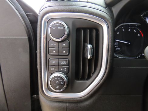 Used 2021 GMC Sierra 1500 SLT image 24