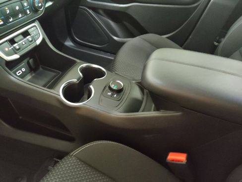 Used 2024 GMC Terrain SLE w/ Fleet Convenience Package FWD image 26