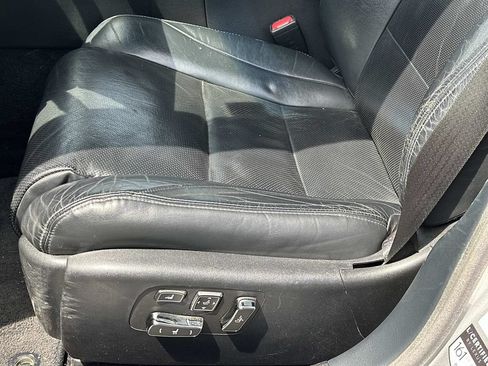Used 2015 Lexus LS 460 w/ Comfort Package RWD image 17