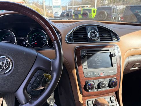 Used 2016 Buick Enclave Leather image 18