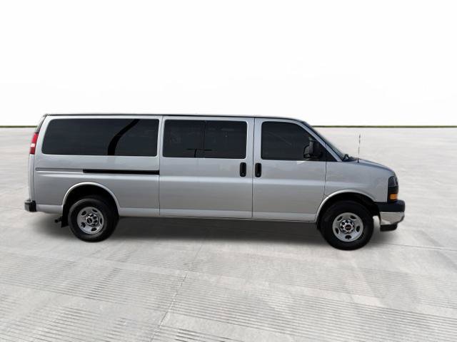 Used 2023 GMC Savana 3500 LS w/ Chrome Appearance Package RWD image 2