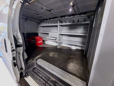 Used 2021 Chevrolet Express 3500 w/ Driver Convenience Package image 23