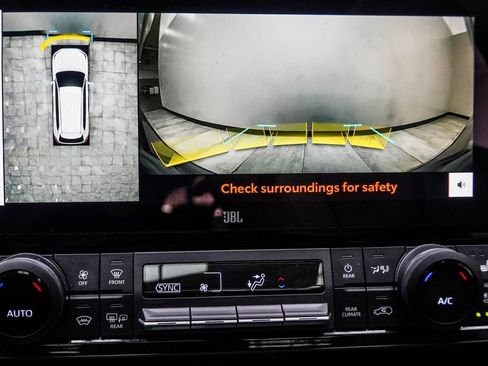 Used 2025 Toyota Grand Highlander AWD image 31