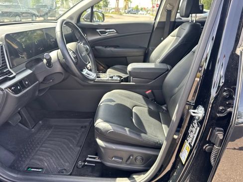 Used 2025 Kia Sportage EX FWD image 10