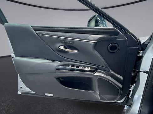 Used 2025 Lexus ES 350 w/ Premium Package FWD image 33