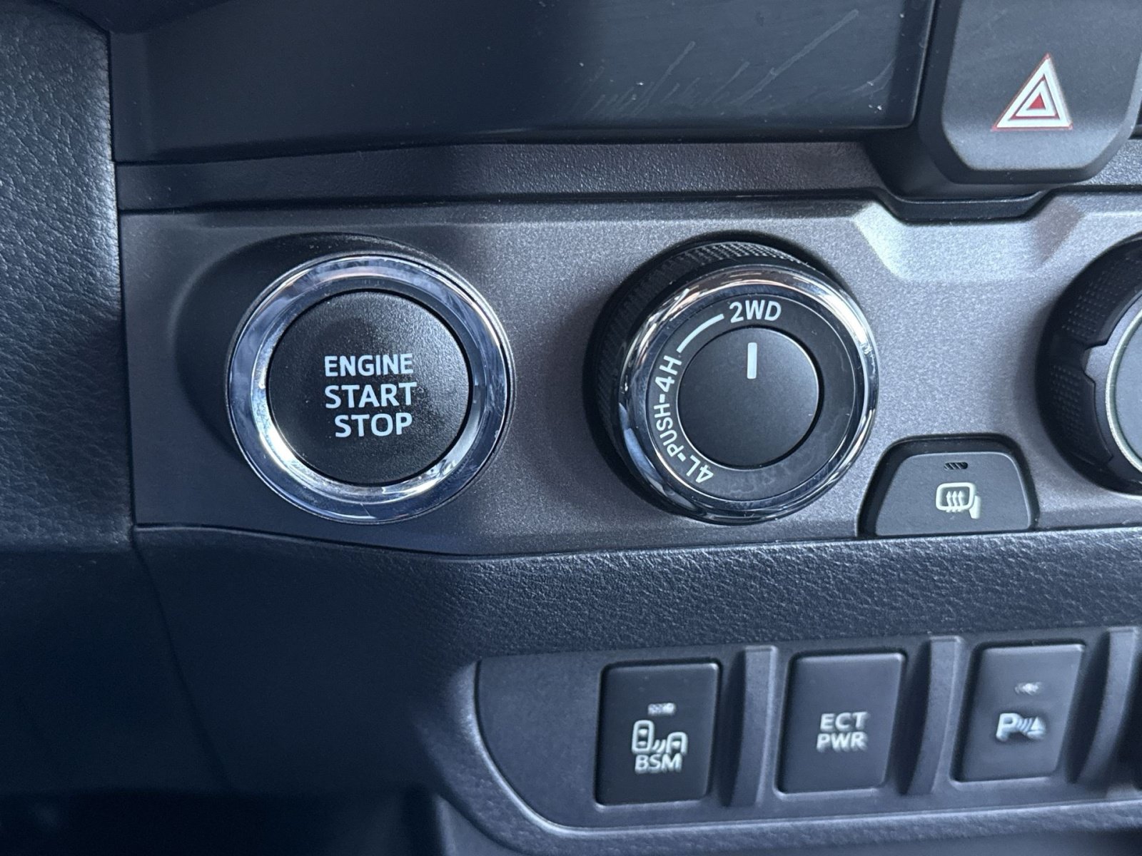Used 2021 Toyota Tacoma TRD Off-Road w/ Technology Package AWD/4WD image 21