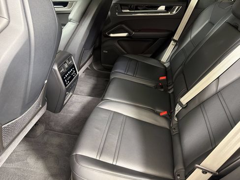 Certified 2026 Porsche Cayenne GTS AWD/4WD image 24