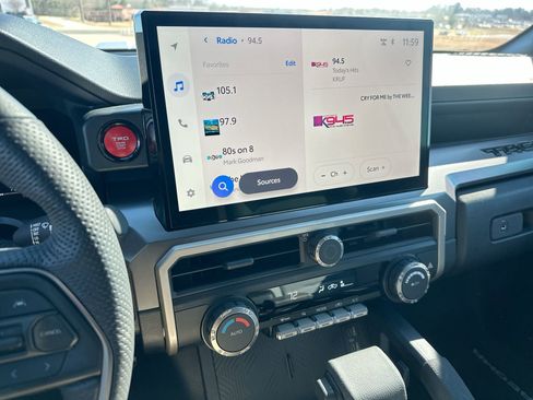 Used 2024 Toyota Tacoma TRD Sport image 16