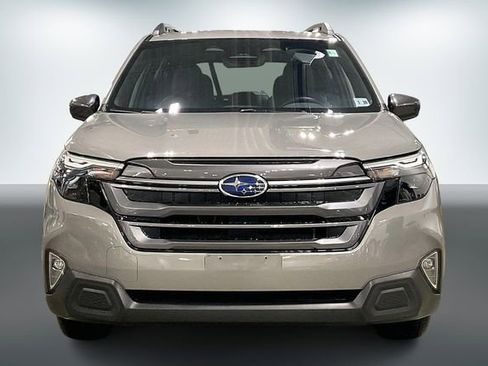 Used 2025 Subaru Forester Premium image 2