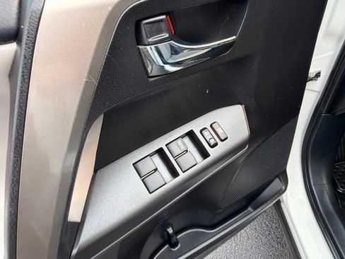 Used 2018 Toyota RAV4 XLE AWD/4WD image 20