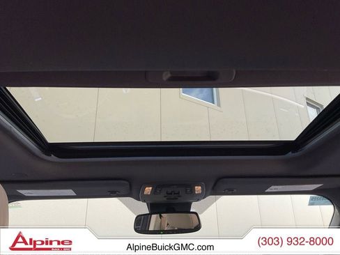 Used 2022 Toyota Sienna XLE image 18