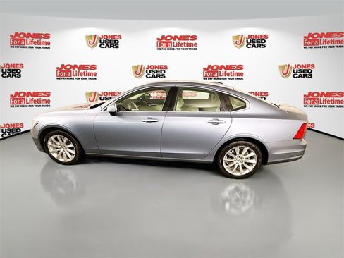Used 2017 Volvo S90 T6 Momentum w/ Vision Package image 15