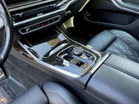 Used 2024 BMW X7 xDrive40i w/ M Sport Package AWD/4WD image 19