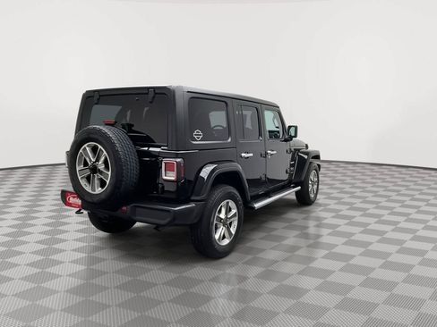 Used 2022 Jeep Wrangler Unlimited Sahara w/ Cold Weather Group AWD/4WD image 38