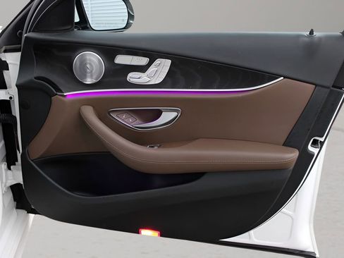 Used 2017 Mercedes-Benz E 300 4MATIC image 12