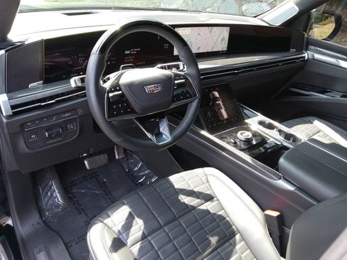 Certified 2025 Cadillac Escalade V AWD/4WD image 12