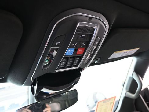 Used 2023 Jeep Wagoneer Series II image 32