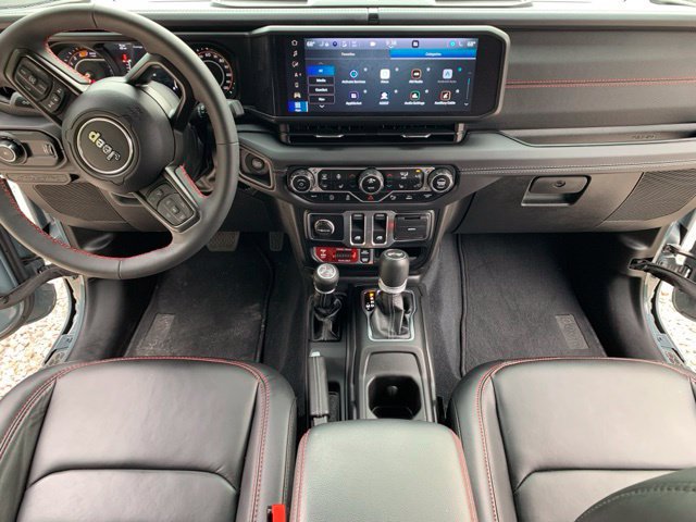 Used 2024 Jeep Wrangler Rubicon AWD/4WD image 18