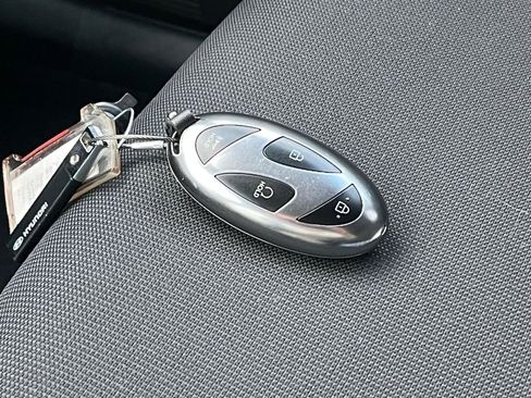 Used 2025 Hyundai Kona SEL image 22