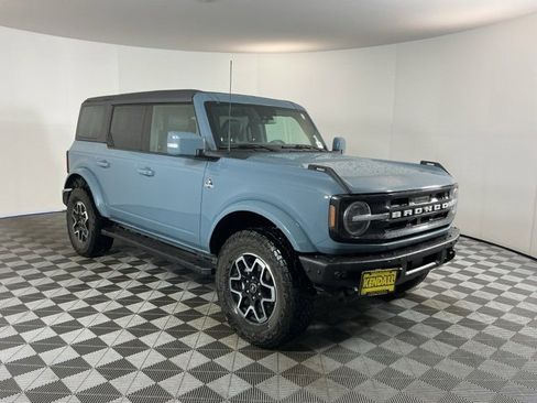 Used 2022 Ford Bronco Outer Banks image 3