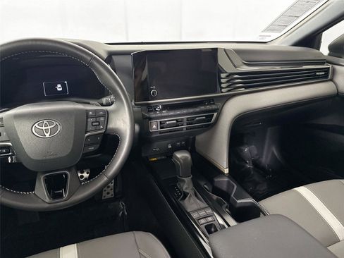 Certified 2025 Toyota Camry SE w/ Convenience Package image 34