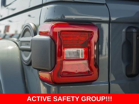 Used 2025 Jeep Wrangler Sahara w/ Safety Group image 7