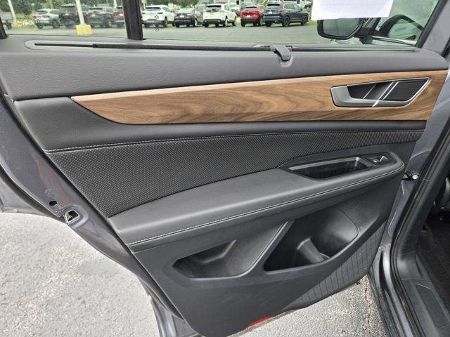 Used 2024 Volkswagen Atlas SE AWD/4WD image 37