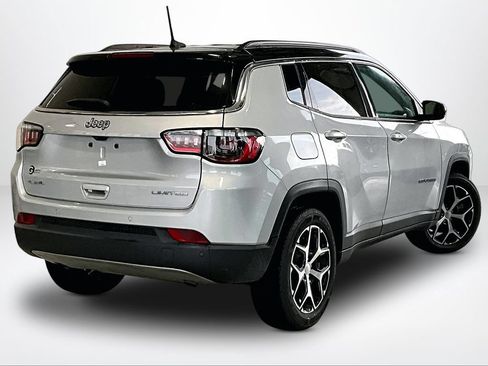 Used 2024 Jeep Compass Limited AWD/4WD image 3