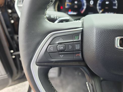 Used 2025 Jeep Grand Cherokee L Altitude AWD/4WD image 28