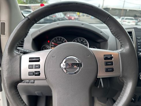 Used 2018 Nissan Frontier SV AWD/4WD image 17