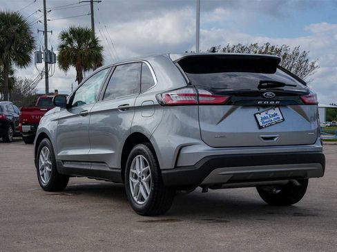 Used 2022 Ford Edge SEL w/ Convenience Package image 4