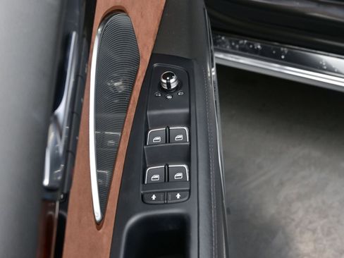 Used 2011 Audi A8 L 4.2 image 11